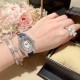 实拍 萧邦 LHEURE DU DIAMANT MEDIUM OVAL 此款LHeure du Diamant 椭圆形切割贝壳雕纹镶钻表盘 环以点缀钻石的表圈 优雅气韵 时尚风格和萧邦精湛的手工艺尽显无遗 光华耀眼 实拍 萧邦 LHEURE DU DIAMANT MEDIUM OVAL 此款LHeure du Diamant 椭圆形切割贝壳雕纹镶钻表盘 环以点缀钻石的表圈 优雅气韵 时尚风格和萧邦精湛的手工艺尽显无遗 光华耀眼