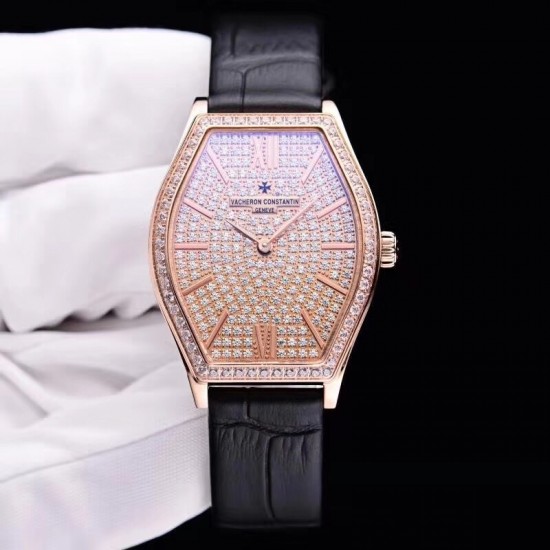 实拍 江诗丹顿-Vacheron Constantin 作为世界上历史悠久的钟表制造商从未停止生产,秉承悉力以赴,精益求精的品牌座右铭,其中有一款-Malte系列25530/000R-9742,经典酒桶型婉表,防磨水晶镜面,内部经反光处理,配置瑞士原装石英机芯,尺寸28.40*38.67毫米,厚度7.28毫米。表壳电镀18K白金/玫瑰金,表带有布绢带,牛皮带两种选择,针扣配带.市面最高版本,你值得拥有! 实拍 江诗丹顿-Vacheron Constantin 作为世界上历史悠久的钟表制造商从未停止生产,秉承悉力以赴,精益求精的品牌座右铭,其中有一款-Malte系列25530/000R-9742,经典酒桶型婉表,防磨水晶镜面,内部经反光处理,配置瑞士原装石英机芯,尺寸28.40*38.67毫米,厚度7.28毫米。表壳电镀18K白金/玫瑰金,表带有布绢带,牛皮带两种选择,针扣配带.市面最高版本,你值得拥有!