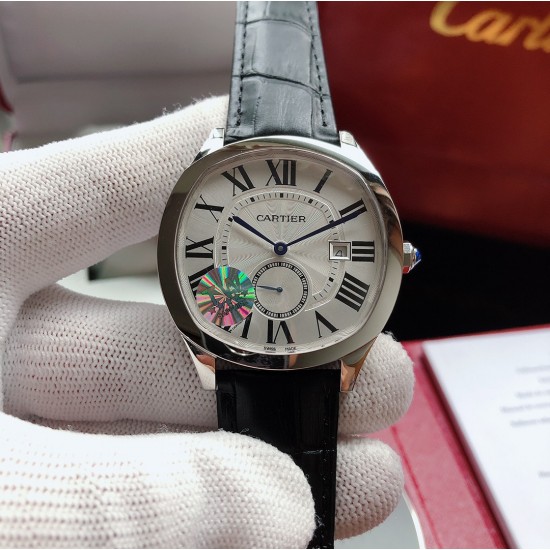 TW台湾匠心出品,大器晚成王者归来!卡地亚 CARTIER T2 CARTIERDRIVE DE CARTIER系列 WGNM0003 尺寸41mm,搭载原装1904PS-MC机械机芯,以卓越造型成就经典,再添阳刚典雅篇章.卓尔不群的枕形线条利落大方,多切面尖晶石表冠,球状形兰宝石防炫镜面、兰宝石透视底.专业成就品质这就是复刻中的正品.三杰精致推荐男士机械腕表 SJ为你精心挑选超真实实物图拍摄 TW台湾匠心出品,大器晚成王者归来!卡地亚 CARTIER T2 CARTIERDRIVE DE CARTIER系列 WGNM0003 尺寸41mm,搭载原装1904PS-MC机械机芯,以卓越造型成就经典,再添阳刚典雅篇章.卓尔不群的枕形线条利落大方,多切面尖晶石表冠,球状形兰宝石防炫镜面、兰宝石透视底.专业成就品质这就是复刻中的正品.三杰精致推荐男士机械腕表 SJ为你精心挑选超真实实物图拍摄