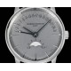 全新升级版Vacheron constantin 经典之美品鉴江诗丹顿传承逆跳日历款腕表 型号4010U/000R-B329。盘面设计独树一帜,功能简单实用。采用自制Cal.2460 R31L/1机芯 直径42.5毫米 。搭配意大利牛皮原装表扣,佩戴更舒适,简敛精致不失优雅,经典传承 永不过时 全新升级版Vacheron constantin 经典之美品鉴江诗丹顿传承逆跳日历款腕表 型号4010U/000R-B329。盘面设计独树一帜,功能简单实用。采用自制Cal.2460 R31L/1机芯 直径42.5毫米 。搭配意大利牛皮原装表扣,佩戴更舒适,简敛精致不失优雅,经典传承 永不过时