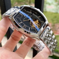酒桶精品大飞轮新品⌚【最新】：江诗丹顿最佳设计独家首发【类型】：精品男士腕表【表带】：真牛皮表带【机芯】：高端全自动机械机芯【镜面】：矿物质强化玻璃（更高清）品味高雅 浩瀚大气 匠心独运 腕间瑰宝尺寸：直径42mm厚12mm热卖上市！欢迎转载！