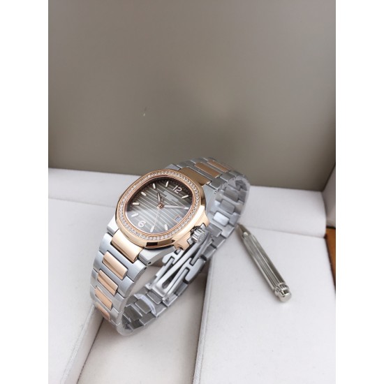 品牌:百达翡丽 鹦鹉系列机芯,瑞士石英女款.直径:32.5mm镜面:顶级蓝宝石镜面 材质:手工镶钻 字面超强夜光。精致表壳,搭配316L精钢带原庄专用扣。值得拥有。 品牌:百达翡丽 鹦鹉系列机芯,瑞士石英女款.直径:32.5mm镜面:顶级蓝宝石镜面 材质:手工镶钻 字面超强夜光。精致表壳,搭配316L精钢带原庄专用扣。值得拥有。