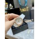 RF厂伯爵新款小号26mm。Limelight Gala系列的女性钻石手表是绝对诱惑的标志,表盘独特的6与9的造型,混合艺术,设计和珠宝,他们赞扬充满活力和大胆女性气质。在伯爵的眼里,每一位演绎人生故事的女主角,都注定拥有出众魅力!别出心裁,不断进阶超越。尺寸26mm 机芯:瑞士朗达机芯 玻璃:蓝宝石镜面 皮带:美洲鳄鱼皮 RF厂伯爵新款小号26mm。Limelight Gala系列的女性钻石手表是绝对诱惑的标志,表盘独特的6与9的造型,混合艺术,设计和珠宝,他们赞扬充满活力和大胆女性气质。在伯爵的眼里,每一位演绎人生故事的女主角,都注定拥有出众魅力!别出心裁,不断进阶超越。尺寸26mm 机芯:瑞士朗达机芯 玻璃:蓝宝石镜面 皮带:美洲鳄鱼皮