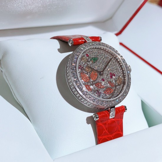 实拍 卡地亚-Cartier，狠货来袭，全真镶钻字面，瑞士石英机芯，加厚蓝宝石镜面[强]搭配美洲鳄鱼皮带[耶]尺寸35mm，超级漂亮、时尚不容错过！