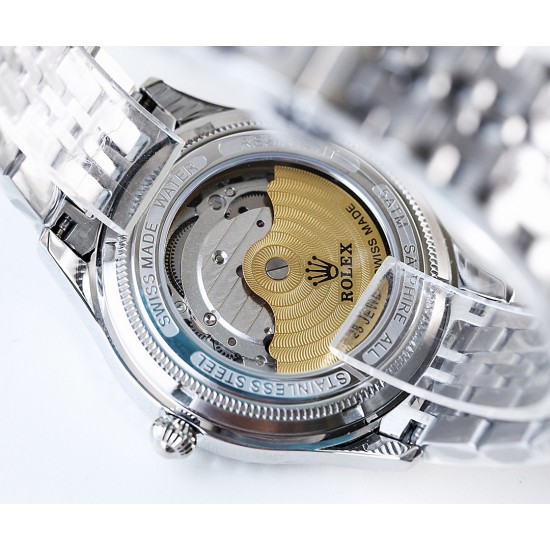 LS精品    劳力士Rolex[色][色]低调奢华[色]火爆开启上市，不显浮华的风格广受成功人士喜爱，逐渐深刻人心，并备受各界人士推重。工艺精湛，糅合尊贵、典雅和独特气质于一身，位列世界手表业之翘楚材料：316钢18k微纳米电镀金，直径41mm，进口820A机芯，28800每小时振荡次数，动力储备48小时，表带：316精钢表带，三度防水性能，返修率几乎为零，请君放心购