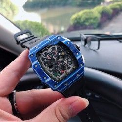 RichardMille 理查德•米勒 J11  (腕表型号:RM11-03)艺术提升了全新层次  顶级碳纤维壳套  搭载大日历 计时 飞返/逆跳多功能全自动机械机芯 进口橡胶表带 原装折叠扣 尺寸50X40mm展现着理查品牌的高端与经典！三杰精致推荐男士机械腕表 SJ为你精心打造超真实实物图拍摄