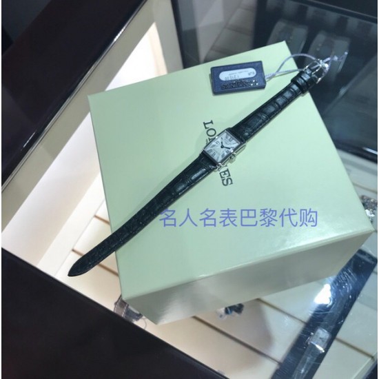 林志玲代言浪琴腕表 这一枚精巧的腕间时计寄予深情的陪伴,在指针嘀嗒间诠释关怀与牵挂。浪琴黛绰维纳系列方形石英腕表,洋溢优雅气质,以意大利“快乐生活”(Dolce Vita)为设计灵感,懂得欣赏此系列腕表的,是能从最简单的快乐中活出精彩人生的女性!✔️✔️ 林志玲代言浪琴腕表 这一枚精巧的腕间时计寄予深情的陪伴,在指针嘀嗒间诠释关怀与牵挂。浪琴黛绰维纳系列方形石英腕表,洋溢优雅气质,以意大利“快乐生活”(Dolce Vita)为设计灵感,懂得欣赏此系列腕表的,是能从最简单的快乐中活出精彩人生的女性!✔️✔️