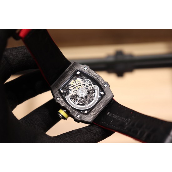 理查德米勒 Richard Mille RM67-02跳高之王冠军款 1:1精准开模 采用100%的(NTPT碳纤维/陶瓷材料)制造 形成表壳上的特殊纹理 搭载原装西铁城全自动机械机芯 摆幅28800 无论壳身大小零散小件也是精心设计 技术成熟并独具动感的线条设计优点 搭配特色尼龙表带 尺寸48X42mm!!! 理查德米勒 Richard Mille RM67-02跳高之王冠军款 1:1精准开模 采用100%的(NTPT碳纤维/陶瓷材料)制造 形成表壳上的特殊纹理 搭载原装西铁城全自动机械机芯 摆幅28800 无论壳身大小零散小件也是精心设计 技术成熟并独具动感的线条设计优点 搭配特色尼龙表带 尺寸48X42mm!!!