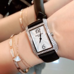 实拍 PATEK PHILIPPE百达翡丽系列 女士腕表（白金表壳搭配沙丁布带，表圈镶嵌天然锆石，蓝宝石玻璃，搭载瑞士石英机芯，尺寸30*34*7毫米）