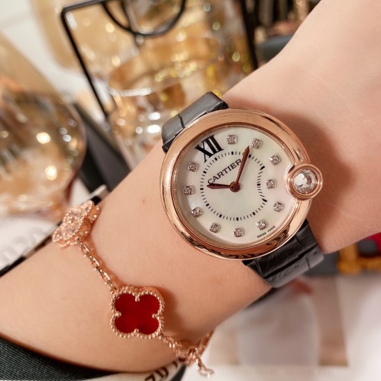 向每一天告白,卡地亚Ballon Blanc de Cartier系列!尺寸30mm!专柜正品同步版本 2019新款最美告白气球,进口机芯,鱼眼水晶玻璃表盘, 4时位置镶嵌明亮式切割菱形圆钻,316L精钢表壳,低调表带上手无敌舒适美,小红书推荐率超高。实物拍摄品质如一! 向每一天告白,卡地亚Ballon Blanc de Cartier系列!尺寸30mm!专柜正品同步版本 2019新款最美告白气球,进口机芯,鱼眼水晶玻璃表盘, 4时位置镶嵌明亮式切割菱形圆钻,316L精钢表壳,低调表带上手无敌舒适美,小红书推荐率超高。实物拍摄品质如一!