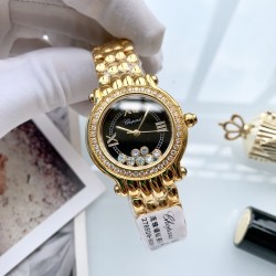 萧邦 Chopard Happy Diamonds 走珠系列腕表。巧妙运用其经典元素，发挥传奇般的大胆创意，展现浓厚的现代气息。天然珍珠贝母表盘搭配罗马、条钉刻度，采用双层玻璃镜面使钻石在表盘悬空游走，进口石英机芯，气质优雅之选，让你举手投足间优雅从容。尺寸32mm*35mm*10mm️