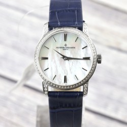 实拍 TK新品江诗丹顿传袭超薄系列-Vacheron Constantin 专为女神打造的，奢华时尚，采用进口316钢表壳，搭配原装进口9015机芯（0返修），天然蓝宝石玻璃镜面，直径33mm，超薄工艺7.8mm，超强防水30米，竹节纹进口小牛皮表带，