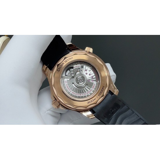 新品007 ！OMEGA 欧米茄 海马300 青铜金与勃根地红 尺寸42mm 搭配8806机芯，顶级品质 出货实拍✈️