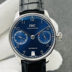 【ZF Factory销量神器】V5升级版 IWC万国葡7－葡萄牙系列 七日链 ！1⃣️搭载定制版C.52010自动机械机芯！2⃣️独立小秒针，真动能指示！3⃣️蓝宝石玻璃镜面！4⃣️定制版意大利牛皮表带，原装扣子！5⃣️直径42毫米！ZF出品 必属精品 欢迎您的品鉴！