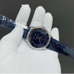 宝珀villeret 经典6654 全新V3升级版来咯从“芯”出发，去繁就简 让属于你的分秒瞬间更加完整！ 升级亮点【机芯】1.全新进口Cal.6654机芯 摆幅28800 走时更精准2.升级秒针实心大中轴 同步正品3.烫金立体工艺月相盘4.对版后盖见光比例 宝珀6654 全新V3升级版——你值得拥有！