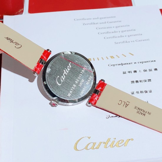 实拍 卡地亚-Cartier，狠货来袭，全真镶钻字面，瑞士石英机芯，加厚蓝宝石镜面[强]搭配美洲鳄鱼皮带[耶]尺寸35mm，超级漂亮、时尚不容错过！
