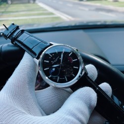 SJ出品  品牌：江诗丹顿༶VacheronConstantinv Z2 款式：尊贵绅士潮男腕表༶机械尺寸：43mm13mm 机芯：三针飞轮月相机械镜面：矿物质水晶玻璃材料：316精钢表扣：折叠扣 精致打造 三杰完美呈现༶精品力推༶欢迎转载 SJ为你精心挑选超真实男士机械腕表