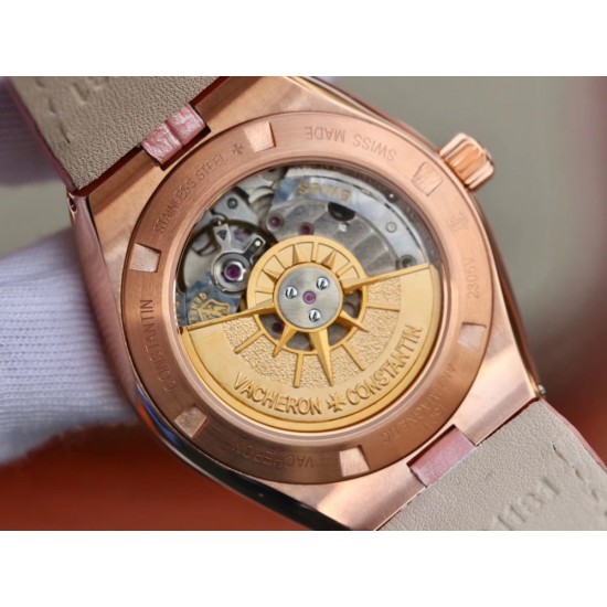 Vacheron Constantin江诗丹顿纵横四海系列OVERSEAS女款小号型2300v/2305v【表壳】表径3610.8mm 同步原装 质感细腻大方 蓝宝石镜面【字面】表盘经旭日纹缎面拉丝工艺处理 深邃优雅 18k金时标均带白色夜光涂层【机芯】CITIZEN8系列改Cal.5300机芯(机芯稳定零返修 )后原装18k纳米镀金质摆陀【表带扣】半马其他十字三片折叠式表扣 进口牛皮表带越欣赏 越懂欣赏 Vacheron Constantin江诗丹顿纵横四海系列OVERSEAS女款小号型2300v/2305v【表壳】表径3610.8mm 同步原装 质感细腻大方 蓝宝石镜面【字面】表盘经旭日纹缎面拉丝工艺处理 深邃优雅 18k金时标均带白色夜光涂层【机芯】CITIZEN8系列改Cal.5300机芯(机芯稳定零返修 )后原装18k纳米镀金质摆陀【表带扣】半马其他十字三片折叠式表扣 进口牛皮表带越欣赏 越懂欣赏