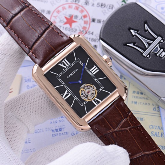 卡地亚 Cartier 精品男士腕表,独家二针飞轮设计,技艺精湛,独具匠心,尊贵大气,绅士风范。采用全自动机械机芯,顶级316精钢表壳表带,矿物质超强镜面,尺寸40*12 卡地亚 Cartier 精品男士腕表,独家二针飞轮设计,技艺精湛,独具匠心,尊贵大气,绅士风范。采用全自动机械机芯,顶级316精钢表壳表带,矿物质超强镜面,尺寸40*12