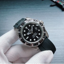 劳力士 ROLEX 水鬼系列 X43 搭配进口机械•40mm•高度强化耐磨玻璃•三珠钢带•保险扣 从来以个性、经典著称的水鬼  披上精镶T钻外衣如超级英雄钢铁侠闪亮登场 独家背景欢迎转图 三杰精致推荐男士机械腕表 SJ为你精心打造超真实实物图拍摄