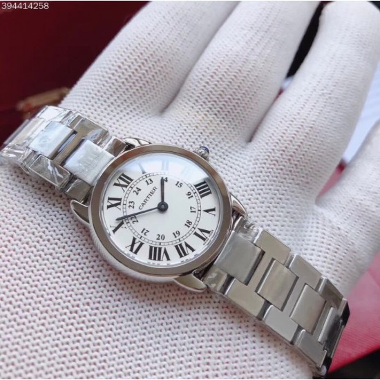 商品编卡地亚 CARTIER 伦敦系列情侣对表 ,原装开模,直径:中号36mm 小号29.5mm,自带真鳄鱼皮表带。原装瑞士石英机芯(机芯外观与原装一致)精钢可互换表带。实拍,欢迎转发!三杰实拍复刻1:1 高端产品商品规格:默认规格 商品编卡地亚 CARTIER 伦敦系列情侣对表 ,原装开模,直径:中号36mm 小号29.5mm,自带真鳄鱼皮表带。原装瑞士石英机芯(机芯外观与原装一致)精钢可互换表带。实拍,欢迎转发!三杰实拍复刻1:1 高端产品商品规格:默认规格