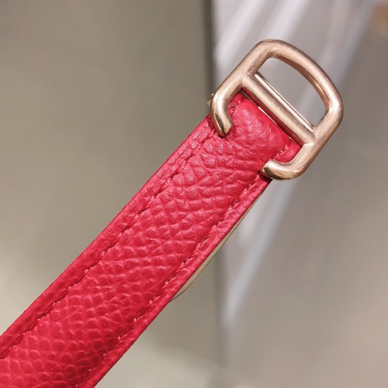 实拍卡地亚-CARTIER2020最新卡地亚法国坦克Cartier Tank Franaise系列,一款百搭性价比又高的手表 搭配全新专柜欧版风格定制的原厂表带,进口瑞士石英机芯。八角形表冠,镶嵌一颗凸圆形合成尖晶石,剑形蓝钢指针,蓝宝石水晶镜面,采用与原装一致的实心内罩,尺寸:25 x 20mm。佩戴舒适柔软服帖,上手显得高贵又典雅,很气质很女人独家货源。 实拍卡地亚-CARTIER2020最新卡地亚法国坦克Cartier Tank Franaise系列,一款百搭性价比又高的手表 搭配全新专柜欧版风格定制的原厂表带,进口瑞士石英机芯。八角形表冠,镶嵌一颗凸圆形合成尖晶石,剑形蓝钢指针,蓝宝石水晶镜面,采用与原装一致的实心内罩,尺寸:25 x 20mm。佩戴舒适柔软服帖,上手显得高贵又典雅,很气质很女人独家货源。