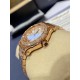 《YF出品》萧邦Happy Diamonds系列在女士腕表当中非常具有标志性,这款腕表拥有36和30毫米的腕表直径,对于大部分女士来说这个尺寸刚刚好。极具标志性的表壳设计搭配银色表盘,盘面上转动的钻石是萧邦Happy Diamonds最大的亮点设计所在。腕表搭载了自动上链机芯,能够为腕表提供42个小时的动力储存。。。YF臻品(2021新鲜上市):萧邦HAPPY DIAMONDS系列274893-5003腕表(精钢-玫瑰金-白色贝壳表盘,7颗彩色活动钻石,2892-2全自动机械,36毫米) 《YF出品》萧邦Happy Diamonds系列在女士腕表当中非常具有标志性,这款腕表拥有36和30毫米的腕表直径,对于大部分女士来说这个尺寸刚刚好。极具标志性的表壳设计搭配银色表盘,盘面上转动的钻石是萧邦Happy Diamonds最大的亮点设计所在。腕表搭载了自动上链机芯,能够为腕表提供42个小时的动力储存。。。YF臻品(2021新鲜上市):萧邦HAPPY DIAMONDS系列274893-5003腕表(精钢-玫瑰金-白色贝壳表盘,7颗彩色活动钻石,2892-2全自动机械,36毫米)
