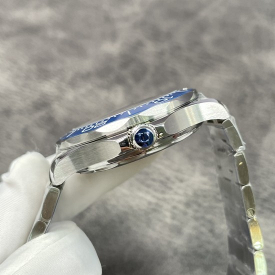 【VS出品】欧米茄 蓝色海马款300M 316精钢材质打造！8800机 42MM！出货实拍