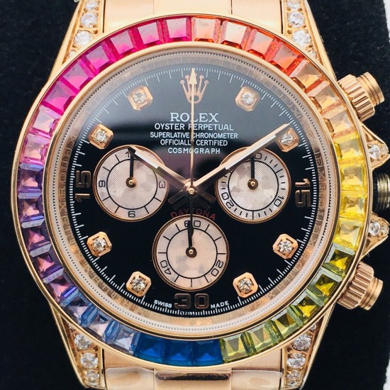 DR Factory诚意之作 V3升级版 市场最高版本 劳.力士Rolex全新彩虹圈迪通拿Daytona!升级细节:1:升级圈口角度与宝石大小颜色,缎纹字面更加富有光泽,能与原装保持一致!2:904L钢带,表壳按键防滑齿纹更加明显立体!3:劳力士彩虹圈迪通拿是ROLEX爱好者的首选,搭载7750机芯,奢华副本DAYTONA的最新首选,是土豪最佳选择!DR Factory为您呈现您想要的一切!DR品质 追求完美 不断超越!(附送专用拆表工具一套+专用手表收纳盒一个+时尚运动手环一条) DR Factory诚意之作 V3升级版 市场最高版本 劳.力士Rolex全新彩虹圈迪通拿Daytona!升级细节:1:升级圈口角度与宝石大小颜色,缎纹字面更加富有光泽,能与原装保持一致!2:904L钢带,表壳按键防滑齿纹更加明显立体!3:劳力士彩虹圈迪通拿是ROLEX爱好者的首选,搭载7750机芯,奢华副本DAYTONA的最新首选,是土豪最佳选择!DR Factory为您呈现您想要的一切!DR品质 追求完美 不断超越!(附送专用拆表工具一套+专用手表收纳盒一个+时尚运动手环一条)
