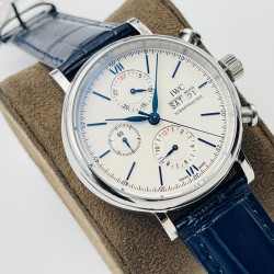 【IWS Factory2022推荐】IWC万.国波涛菲诺计时腕表！1⃣️尺寸42MM，厚度13.5MM，完美同步正品，表壳以精钢材质打造，通过细致的抛光打磨之后呈现出细腻光泽，表耳弧度自然，与表壳完美融合，线条流畅，光泽闪耀。2⃣️腕表内部搭载丹东7750改4601自动机械机芯，实现所有功能与原装一致，密底设计，周年纪念徽标镌刻表底，采用意大利小牛皮搭配针扣，简单配戴，上手效果极佳！IWS Factory匠心力作 IWC波涛计时，生动诠释柏涛菲诺永不落幕的经典，欢迎各路表友品鉴！