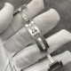 卡地亚蓝气球中号 v6出品 !36mm女款石英款 亲,认准细节很重要 指针是烧蓝钢指针 玻璃不单单只是蓝宝石,在这个基础上还要做折射 月牙那里还要做一个斜坡 这些都是原装才有的细节 我这里做到了 很美 很亮 专柜的品质 有牛皮和鳄鱼皮 两种皮可供选择 出货实拍 卡地亚蓝气球中号 v6出品 !36mm女款石英款 亲,认准细节很重要 指针是烧蓝钢指针 玻璃不单单只是蓝宝石,在这个基础上还要做折射 月牙那里还要做一个斜坡 这些都是原装才有的细节 我这里做到了 很美 很亮 专柜的品质 有牛皮和鳄鱼皮 两种皮可供选择 出货实拍
