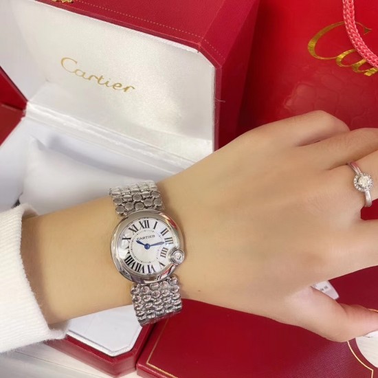 ★实拍 新款卡地亚BALLON BLANC DE CARTIER 女士腕表瑞士石英蓝宝石水晶玻璃表盘材质镀银阳光射线纹饰磨砂表盘 剑形镀金指针 表壳材质镶嵌明亮式切割圆钻 4时位置镶嵌明亮式切割圆钻 表径30毫米厚度8.40毫米 ★实拍 新款卡地亚BALLON BLANC DE CARTIER 女士腕表瑞士石英蓝宝石水晶玻璃表盘材质镀银阳光射线纹饰磨砂表盘 剑形镀金指针 表壳材质镶嵌明亮式切割圆钻 4时位置镶嵌明亮式切割圆钻 表径30毫米厚度8.40毫米