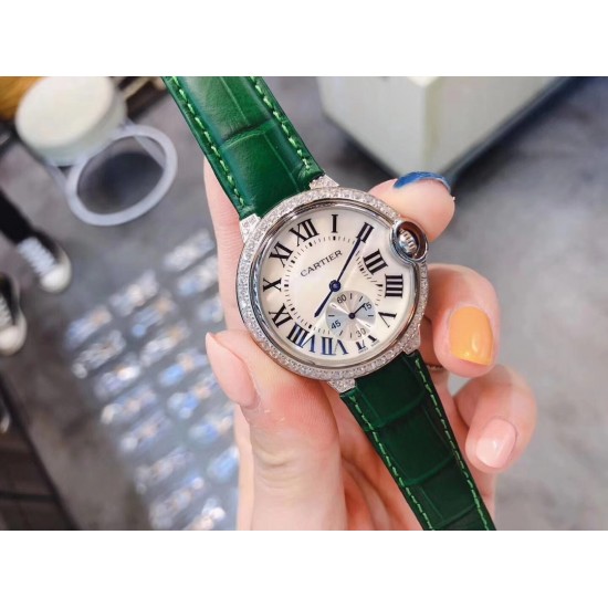 卡地亚 CARTIER 蓝气球奢华系列,316L精钢材质,简约又别具品味,摒弃了现代盛行的繁复华丽的修饰,以简约重新诠释唯美,打造独家高品质,采用高级珍珠贝母制作出表盘,优雅精致高贵气质尽显无漏。尺寸36mm*12mm。 卡地亚 CARTIER 蓝气球奢华系列,316L精钢材质,简约又别具品味,摒弃了现代盛行的繁复华丽的修饰,以简约重新诠释唯美,打造独家高品质,采用高级珍珠贝母制作出表盘,优雅精致高贵气质尽显无漏。尺寸36mm*12mm。