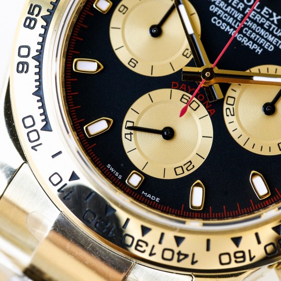 AR超神之作 ROLEX DAYTONA劳 力士迪通拿副本的十年精华， 并行代购版迪通拿，完美修正十年间所有副本的不足和缺陷，4130机芯，以及攻克机芯厚度，使壳身厚度首次达到与正品一致，并搭配正品代购包装物料，重新定义最高品质的迪通拿副本，真正的A级副本劳 力 士迪地拿[AR出品]