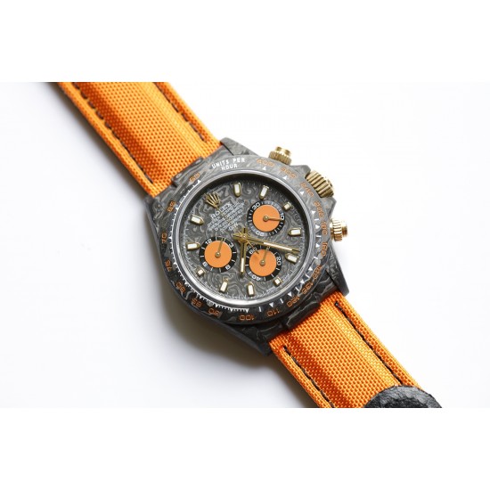 劳力士Rolex Daytona全碳纤维宇宙计时迪通拿横空出世 这款获得瑞士天文台认证的首款全碳纤迪通拿搭载全自动计时7750机械机芯 均调校测试 表盘配蜗形小秒针盘 蓝宝石抗刮损水晶镜面 碳纤维字面 完美复刻 原装同步魔术贴帆布带/橡树胶带 原装扣 更加柔软舒适 方便佩戴 爱不释手的劳力士迪通拿 品不完的一劳永逸!!! 劳力士Rolex Daytona全碳纤维宇宙计时迪通拿横空出世 这款获得瑞士天文台认证的首款全碳纤迪通拿搭载全自动计时7750机械机芯 均调校测试 表盘配蜗形小秒针盘 蓝宝石抗刮损水晶镜面 碳纤维字面 完美复刻 原装同步魔术贴帆布带/橡树胶带 原装扣 更加柔软舒适 方便佩戴 爱不释手的劳力士迪通拿 品不完的一劳永逸!!!
