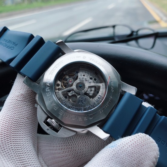 沛纳海 新款来袭SUBMERSIBLE 潜行系列,型号PAM00959 直径47mm,厚度15mm,矿物质强化玻璃,逆时针旋转表圈附分度标,配蓝色嵌入式陶瓷转盘,进口硅胶带,装配全自动机芯!精品奉献,彰显男士魅力,欢迎转载 三杰精心推荐男士机械腕表 SJ为你精心挑选超真实实物图拍摄 沛纳海 新款来袭SUBMERSIBLE 潜行系列,型号PAM00959 直径47mm,厚度15mm,矿物质强化玻璃,逆时针旋转表圈附分度标,配蓝色嵌入式陶瓷转盘,进口硅胶带,装配全自动机芯!精品奉献,彰显男士魅力,欢迎转载 三杰精心推荐男士机械腕表 SJ为你精心挑选超真实实物图拍摄