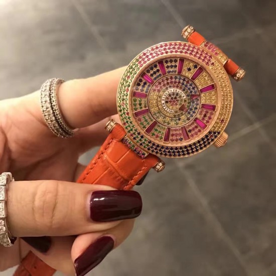 FRANCK MULLER【法兰克•穆勒】神秘时间 玩转表界 2020年新款女式腕表,官网同步更新,奢华的经典著作当属FM出品,纯钢外壳,镶嵌施华洛世奇水晶,高端的奢华与尊贵,经典满钻字面,突破设计风格和寓意深刻,改变需要新形象,你值得拥有。进口2836全自动机械,蓝宝石镜面,亮色真牛皮表带。尺寸大号42mm 小号38mm FRANCK MULLER【法兰克•穆勒】神秘时间 玩转表界 2020年新款女式腕表,官网同步更新,奢华的经典著作当属FM出品,纯钢外壳,镶嵌施华洛世奇水晶,高端的奢华与尊贵,经典满钻字面,突破设计风格和寓意深刻,改变需要新形象,你值得拥有。进口2836全自动机械,蓝宝石镜面,亮色真牛皮表带。尺寸大号42mm 小号38mm