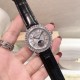 实拍 积家-Jaeger-LeCoultre DAZZLING RENDEZ- VOUS MOON约会系列月相珠宝腕表月之女神,是浪漫与柔美的象征,她掌管着大自然中的潮起潮落和季节更替,是艺术家与诗人们的灵感源泉,在温润莹亮的白色珍珠母贝映衬下,晶莹璀璨的钻石散发出夜空般的静谧之美,表圈镶嵌108颗 钻石,组成两个环绕表壳的同心圆。由36颗以爪镶工艺镶嵌的 钻石组成的外圈,为光芒闪耀的表圈营造出轻盈美妙的质感,尺寸36mm的精钢表壳搭配进口瑞士石英,采用蓝宝石水晶玻璃。 实拍 积家-Jaeger-LeCoultre DAZZLING RENDEZ- VOUS MOON约会系列月相珠宝腕表月之女神,是浪漫与柔美的象征,她掌管着大自然中的潮起潮落和季节更替,是艺术家与诗人们的灵感源泉,在温润莹亮的白色珍珠母贝映衬下,晶莹璀璨的钻石散发出夜空般的静谧之美,表圈镶嵌108颗 钻石,组成两个环绕表壳的同心圆。由36颗以爪镶工艺镶嵌的 钻石组成的外圈,为光芒闪耀的表圈营造出轻盈美妙的质感,尺寸36mm的精钢表壳搭配进口瑞士石英,采用蓝宝石水晶玻璃。