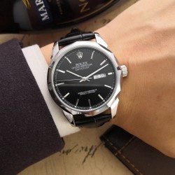 『臻品推荐』新品发布[玫瑰] 劳力士-ROLEX独家首发-----❤不忘初心 追求品质 精准细致机芯:顶级精准稳定8215全自动机械表壳:顶级版316L精钢表扣:钢带按扣、皮带针扣玻璃:高硬度矿物质水晶玻璃直径:原装尺寸42mm11mm[色]完美呈现 品质上乘，手感独特，送礼自戴首选[鼓掌]〔----用心，所以更完美 〕