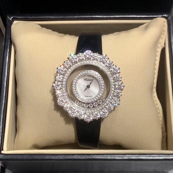 实拍 萧邦-chopard happy Diamonds系列 女士腕表(市场最高版 热卖上巿)施华洛世奇水晶 原装瑞士进口石英机芯 娟带361L钢原装钻扣 316精钢表壳 蓝宝水晶镜面 直径32mm厚8mm 实拍 萧邦-chopard happy Diamonds系列 女士腕表(市场最高版 热卖上巿)施华洛世奇水晶 原装瑞士进口石英机芯 娟带361L钢原装钻扣 316精钢表壳 蓝宝水晶镜面 直径32mm厚8mm
