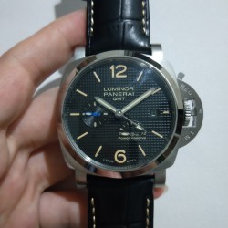 沛纳海热卖款男士机械表，型号:PAM 001537，系列:LUMINOR 1950系列，尺寸:直径44mm,厚度15mm，表壳:精钢316L白壳，玻璃:高硬度矿物质玻璃，表带:黑色真皮表带，机芯:海鸥全自动动能显示机芯！ 品质卓越，魅力呈现，欢迎转载