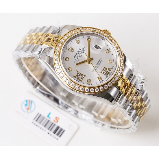 LS精品 〔最高品质 年末巨献〕劳力士(Rolex)日志月相型,一一问世便卓而不凡,品德超群,庄重、实用、不显浮华的风格广受成功人士喜爱,逐渐深刻人心,并备受各界人士推重。品质精良,工艺精湛,糅合尊贵、典雅和独特气质于一身,位列世界手表业之翘楚,904蚝式钢 18k微纳米电镀金,直径41mm 厚度1.0,全自动进口机芯,21600每小时振荡次数,动力储备48小时,表带:五珠带,三度防水性能,9字位日月星辰美轮美奂,返修率几乎为零,请君放心购! LS精品 〔最高品质 年末巨献〕劳力士(Rolex)日志月相型,一一问世便卓而不凡,品德超群,庄重、实用、不显浮华的风格广受成功人士喜爱,逐渐深刻人心,并备受各界人士推重。品质精良,工艺精湛,糅合尊贵、典雅和独特气质于一身,位列世界手表业之翘楚,904蚝式钢 18k微纳米电镀金,直径41mm 厚度1.0,全自动进口机芯,21600每小时振荡次数,动力储备48小时,表带:五珠带,三度防水性能,9字位日月星辰美轮美奂,返修率几乎为零,请君放心购!
