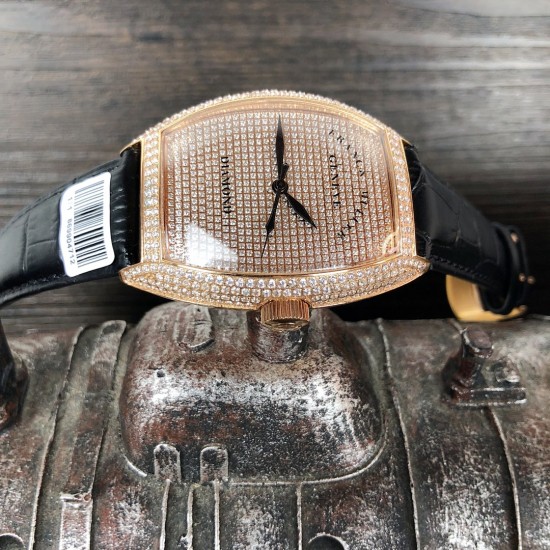 法兰克 穆勒Franck Muller 全新满天星系列⚓️搭载进口日本西铁城机械机芯⚙️18K电镀工艺意大利双面小牛皮原装针扣酒桶形拱桥状精钢表壳⚫️手工全镶嵌施华洛水晶钻 高贵霸气尺寸43*55mm高尚的艺术 精湛的工艺 一经发布 无不轰动 法兰克 穆勒Franck Muller 全新满天星系列⚓️搭载进口日本西铁城机械机芯⚙️18K电镀工艺意大利双面小牛皮原装针扣酒桶形拱桥状精钢表壳⚫️手工全镶嵌施华洛水晶钻 高贵霸气尺寸43*55mm高尚的艺术 精湛的工艺 一经发布 无不轰动