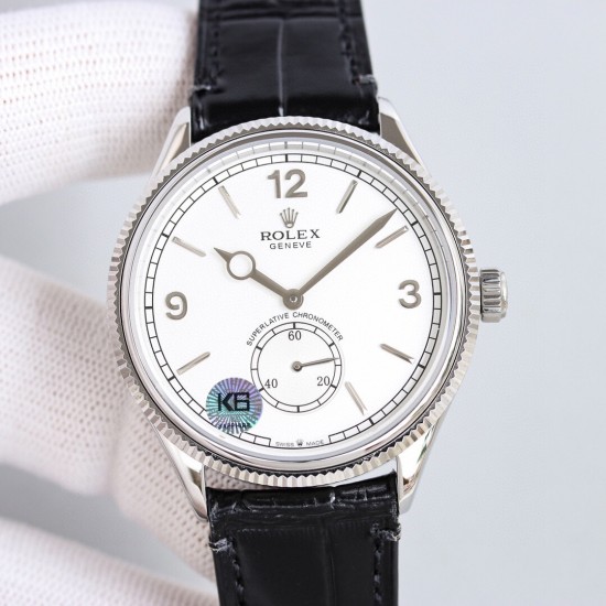 劳力士 ROLEX 恒动1908型,m52508-0006小秒型腕表,是劳力士几百年来第一款透底腕表,腕表尺寸:39mm,独家定制Cal.7140原装机芯,功能外表做到和原装一致;走时精准稳定性! 3. 红金技术,厚度达到包金一般的标准,腕表重量优化! 4.搭配意大利小牛皮,双褶扣,皮质柔软细腻更加贴合手腕给您带来舒适的佩戴感! 劳力士 ROLEX 恒动1908型,m52508-0006小秒型腕表,是劳力士几百年来第一款透底腕表,腕表尺寸:39mm,独家定制Cal.7140原装机芯,功能外表做到和原装一致;走时精准稳定性! 3. 红金技术,厚度达到包金一般的标准,腕表重量优化! 4.搭配意大利小牛皮,双褶扣,皮质柔软细腻更加贴合手腕给您带来舒适的佩戴感!