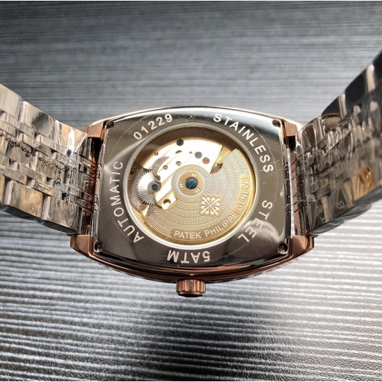 最新款飞轮系列爆款来袭 2020最新 百达菲丽-PATEK PHILIPPE S9 酒桶飞轮 精致做工。飞轮精品系列 商务男士腕表 机芯:自动机械 材质:316钢壳 牛皮皮带 原版扣子直径42mm厚度12mm 请认准独家品质 三杰精致推荐男士全自动机械机芯 SJ为你精心打造超真实实物图拍摄 最新款飞轮系列爆款来袭 2020最新 百达菲丽-PATEK PHILIPPE S9 酒桶飞轮 精致做工。飞轮精品系列 商务男士腕表 机芯:自动机械 材质:316钢壳 牛皮皮带 原版扣子直径42mm厚度12mm 请认准独家品质 三杰精致推荐男士全自动机械机芯 SJ为你精心打造超真实实物图拍摄