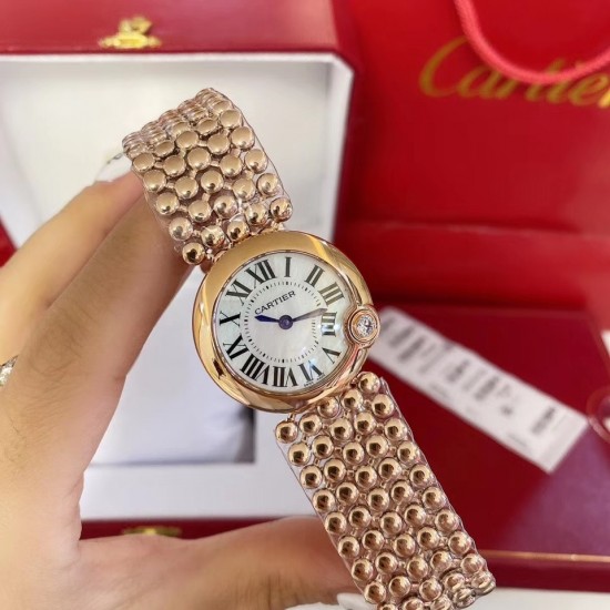 ★实拍 新款卡地亚BALLON BLANC DE CARTIER 女士腕表瑞士石英蓝宝石水晶玻璃表盘材质镀银阳光射线纹饰磨砂表盘 剑形镀金指针 表壳材质镶嵌明亮式切割圆钻 4时位置镶嵌明亮式切割圆钻 表径30毫米厚度8.40毫米 ★实拍 新款卡地亚BALLON BLANC DE CARTIER 女士腕表瑞士石英蓝宝石水晶玻璃表盘材质镀银阳光射线纹饰磨砂表盘 剑形镀金指针 表壳材质镶嵌明亮式切割圆钻 4时位置镶嵌明亮式切割圆钻 表径30毫米厚度8.40毫米