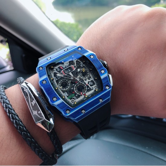 RichardMille 理查德•米勒 J11 (腕表型号:RM11-03)艺术提升了全新层次 顶级碳纤维壳套 搭载大日历 计时 飞返/逆跳多功能全自动机械机芯 进口橡胶表带 原装折叠扣 尺寸50X40mm展现着理查品牌的高端与经典!三杰精致推荐男士机械腕表 SJ为你精心打造超真实实物图拍摄 RichardMille 理查德•米勒 J11 (腕表型号:RM11-03)艺术提升了全新层次 顶级碳纤维壳套 搭载大日历 计时 飞返/逆跳多功能全自动机械机芯 进口橡胶表带 原装折叠扣 尺寸50X40mm展现着理查品牌的高端与经典!三杰精致推荐男士机械腕表 SJ为你精心打造超真实实物图拍摄