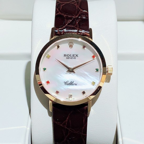 实拍 劳力士2020新品女性腕表 高级腕表ROLEX,一见倾心。劳力士切利尼女款奢华版惊艳上市,表面镶嵌12颗施洛华世奇彩钻,蕴意生命多姿多彩。表盘32尺寸,适配所有女神的手腕。手表搭载进口9015机芯,厚度仅为8毫米,足够薄,让您佩戴更舒适! 实拍 劳力士2020新品女性腕表 高级腕表ROLEX,一见倾心。劳力士切利尼女款奢华版惊艳上市,表面镶嵌12颗施洛华世奇彩钻,蕴意生命多姿多彩。表盘32尺寸,适配所有女神的手腕。手表搭载进口9015机芯,厚度仅为8毫米,足够薄,让您佩戴更舒适!