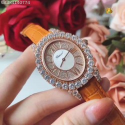 商品编号:384140774萧邦 LHEURE DU DIAMANT MEDIUM OVAL 此款LHeure du Diamant 椭圆形切割贝壳雕纹镶钻表盘 环以点缀钻石的表圈 优雅气韵 时尚风格和萧邦精湛的手工艺尽显无遗 光华耀目商品规格:默认规格