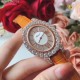 商品编号:384140774萧邦 LHEURE DU DIAMANT MEDIUM OVAL 此款LHeure du Diamant 椭圆形切割贝壳雕纹镶钻表盘 环以点缀钻石的表圈 优雅气韵 时尚风格和萧邦精湛的手工艺尽显无遗 光华耀目商品规格:默认规格 商品编号:384140774萧邦 LHEURE DU DIAMANT MEDIUM OVAL 此款LHeure du Diamant 椭圆形切割贝壳雕纹镶钻表盘 环以点缀钻石的表圈 优雅气韵 时尚风格和萧邦精湛的手工艺尽显无遗 光华耀目商品规格:默认规格
